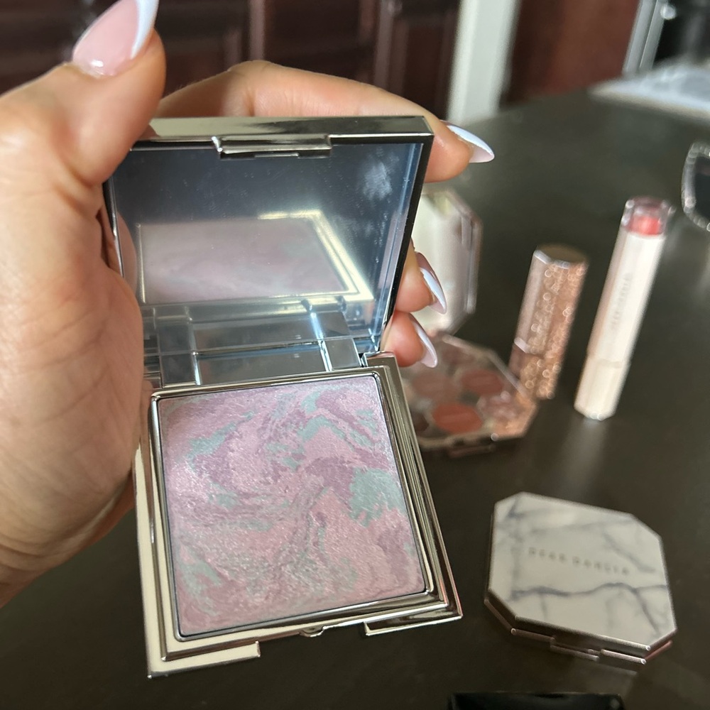 Dear Dhalia Marble Pink Highlighter